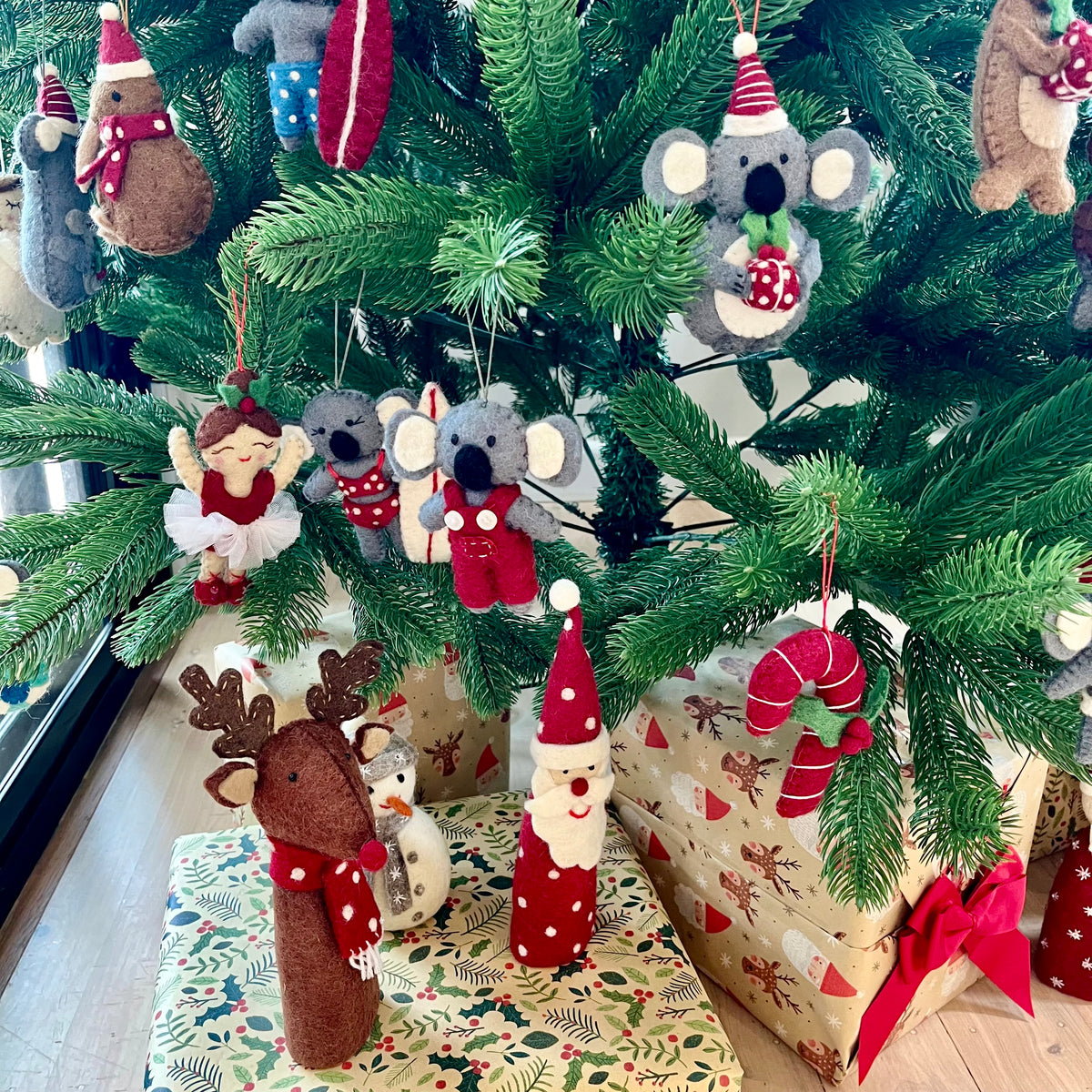 Christmas standing santa - blue, natural and red - Pashom