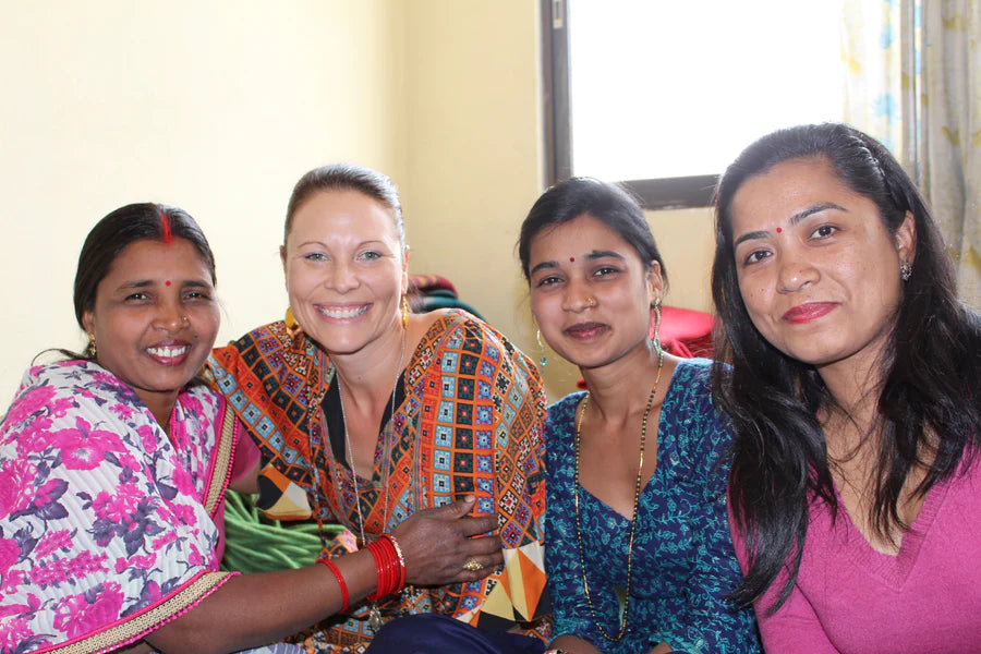Fiona hCadwick and the Nepal artisans