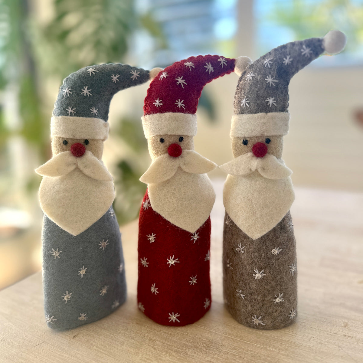 Christmas standing santa w snow stitch