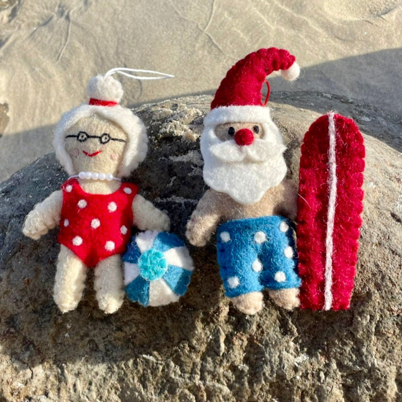 Christmas Beach Santa and Mrs Claus