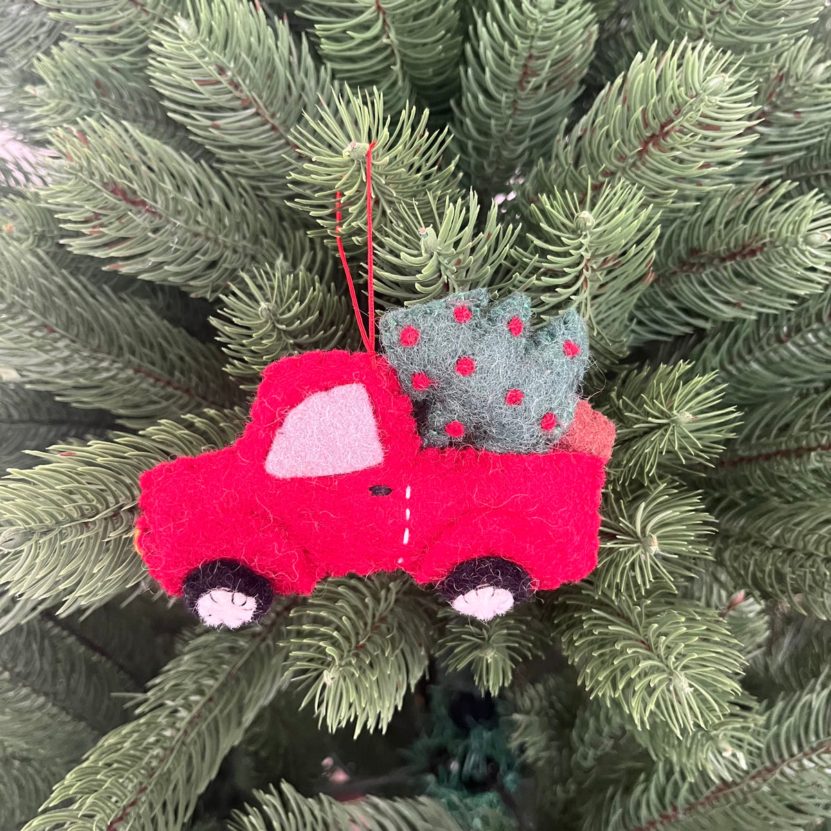 Christmas truck decoration with Christmas tree - Pashom